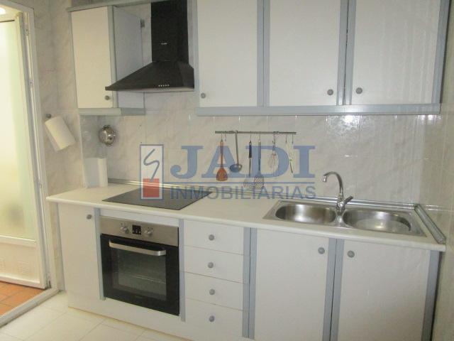 For sale of flat in Valdepeñas