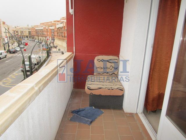 For sale of flat in Valdepeñas