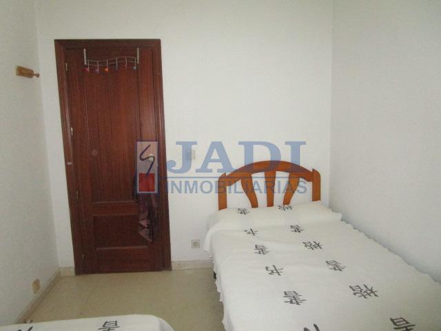 For sale of flat in Valdepeñas