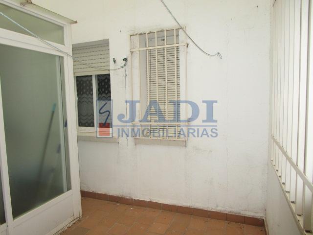 For sale of flat in Valdepeñas