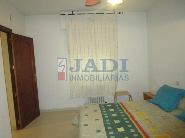 For sale of flat in Valdepeñas