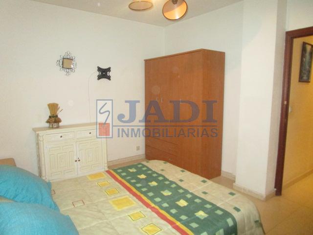 For sale of flat in Valdepeñas