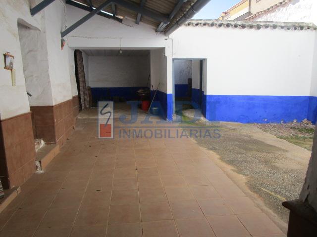 For sale of house in Valdepeñas