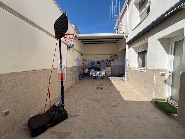 Venta de casa en Valdepeñas