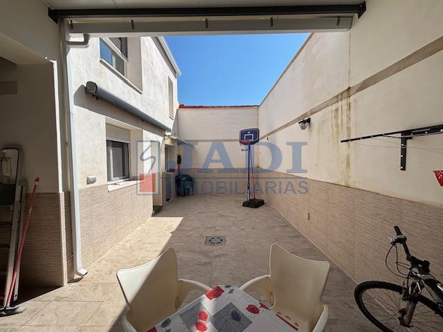 Venta de casa en Valdepeñas