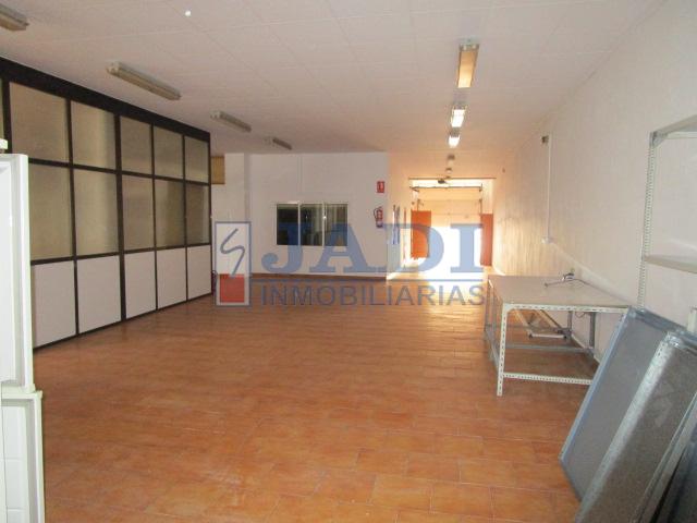 For sale of premises in Valdepeñas