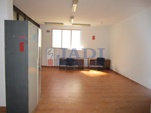 For sale of premises in Valdepeñas