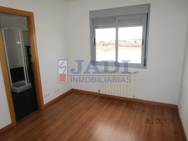 For sale of penthouse in Valdepeñas