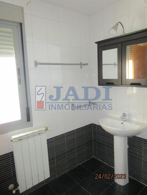For sale of penthouse in Valdepeñas