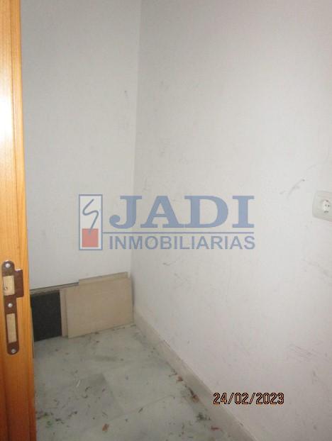 For sale of penthouse in Valdepeñas