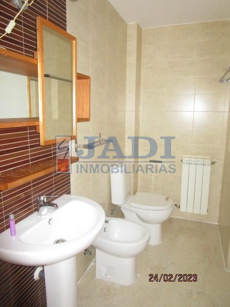 For sale of penthouse in Valdepeñas