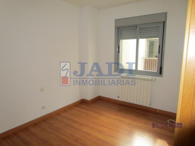 For sale of penthouse in Valdepeñas