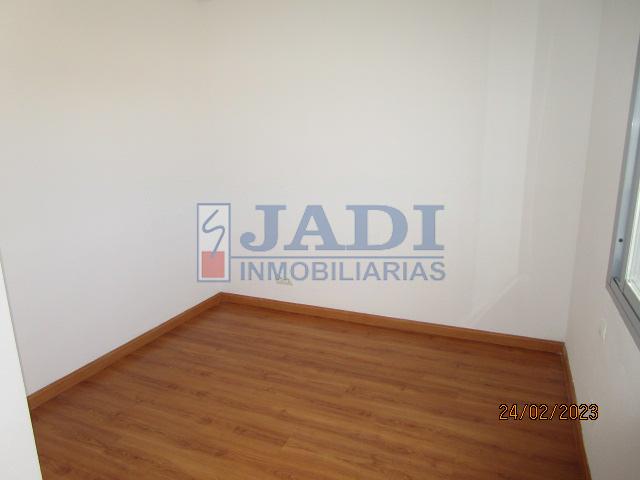 For sale of penthouse in Valdepeñas
