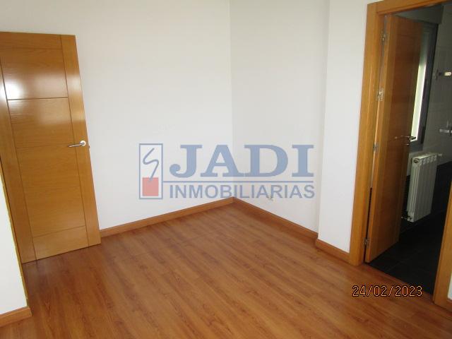 For sale of penthouse in Valdepeñas