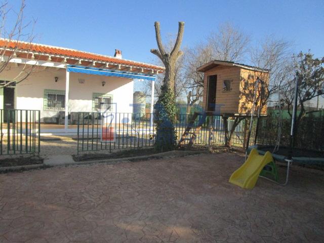 For sale of house in Valdepeñas
