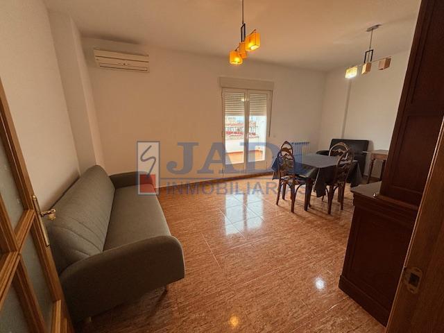 For rent of penthouse in Valdepeñas