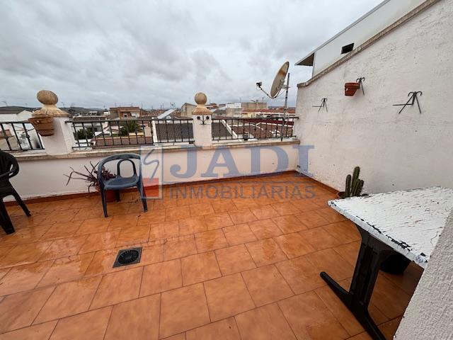 For rent of penthouse in Valdepeñas