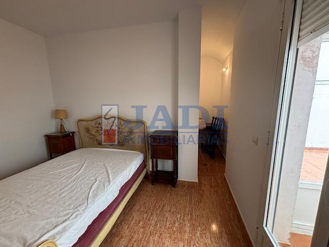 For rent of penthouse in Valdepeñas