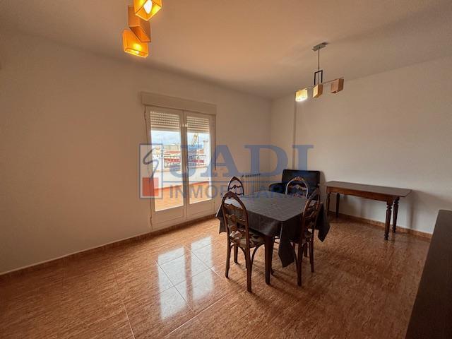 For rent of penthouse in Valdepeñas