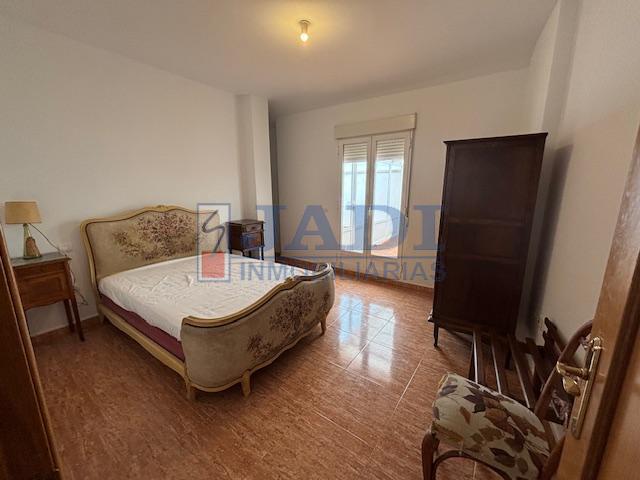 For rent of penthouse in Valdepeñas