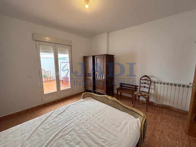 For rent of penthouse in Valdepeñas