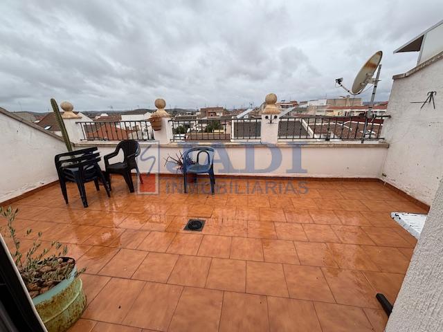 For rent of penthouse in Valdepeñas