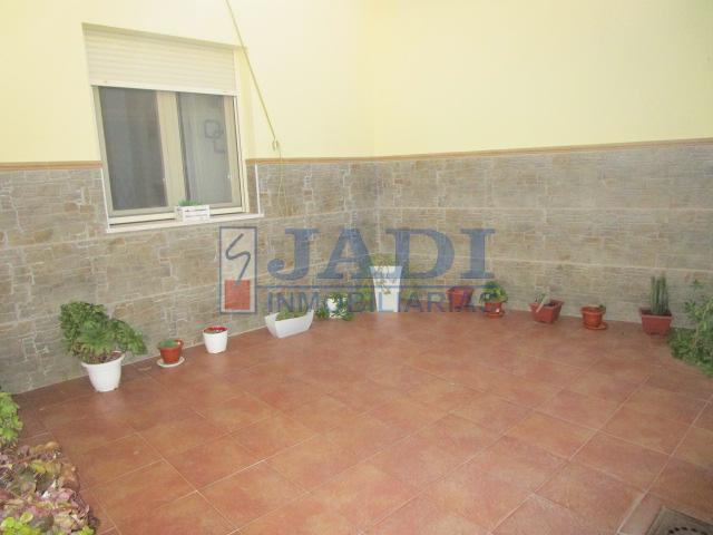 For sale of house in Valdepeñas