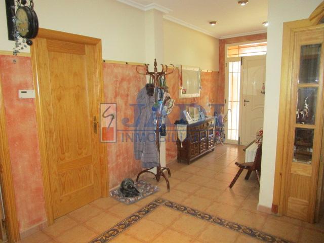 For sale of house in Valdepeñas