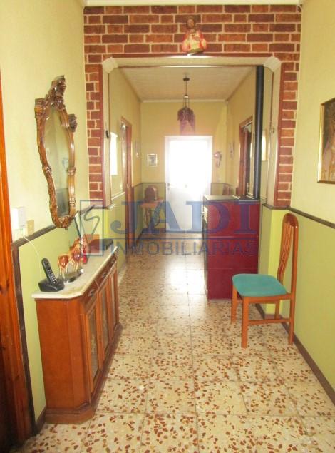 For sale of house in Valdepeñas