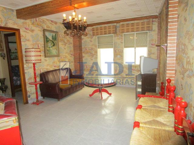 For sale of flat in Valdepeñas
