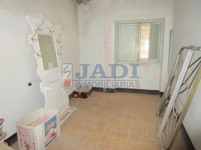 For sale of house in Valdepeñas