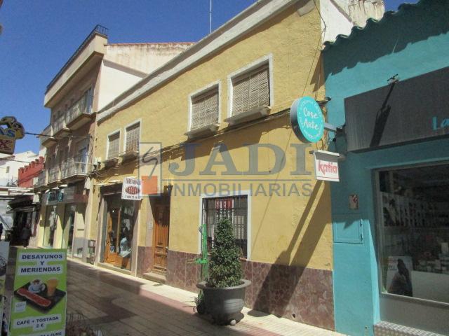 For sale of house in Valdepeñas