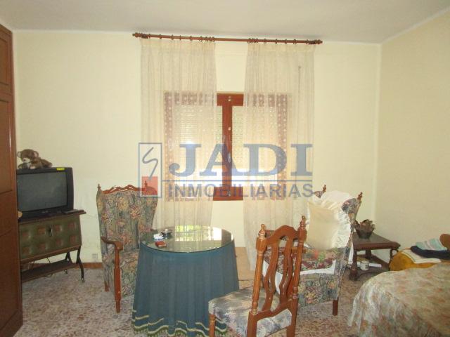 For sale of house in Valdepeñas