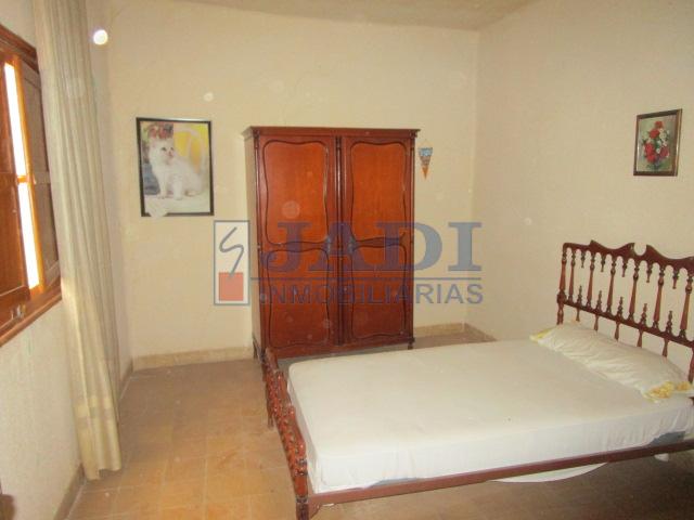 For sale of house in Valdepeñas