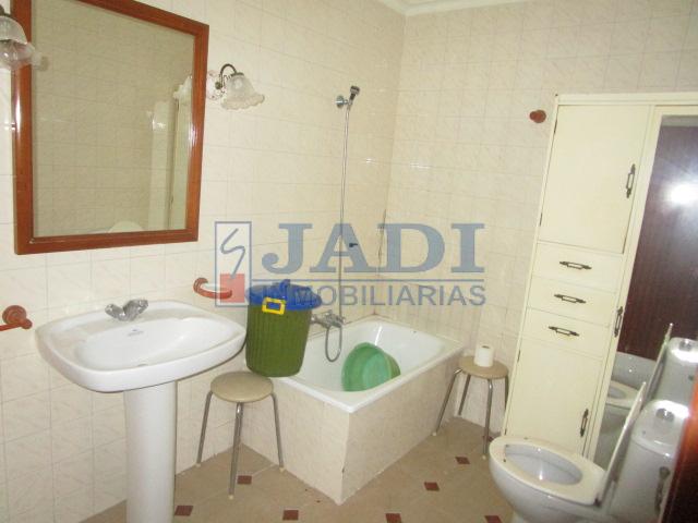 For sale of house in Valdepeñas