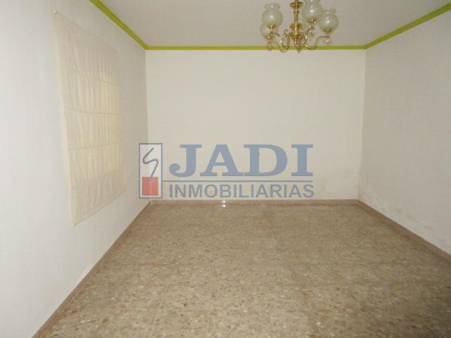 For sale of house in Valdepeñas
