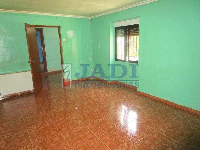 For sale of house in Valdepeñas