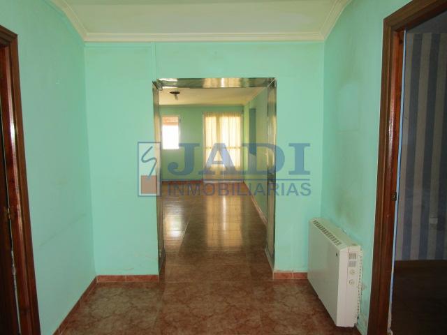 For sale of house in Valdepeñas