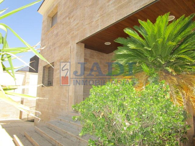 Venta de casa en Valdepeñas