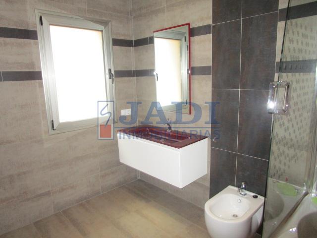 Venta de casa en Valdepeñas