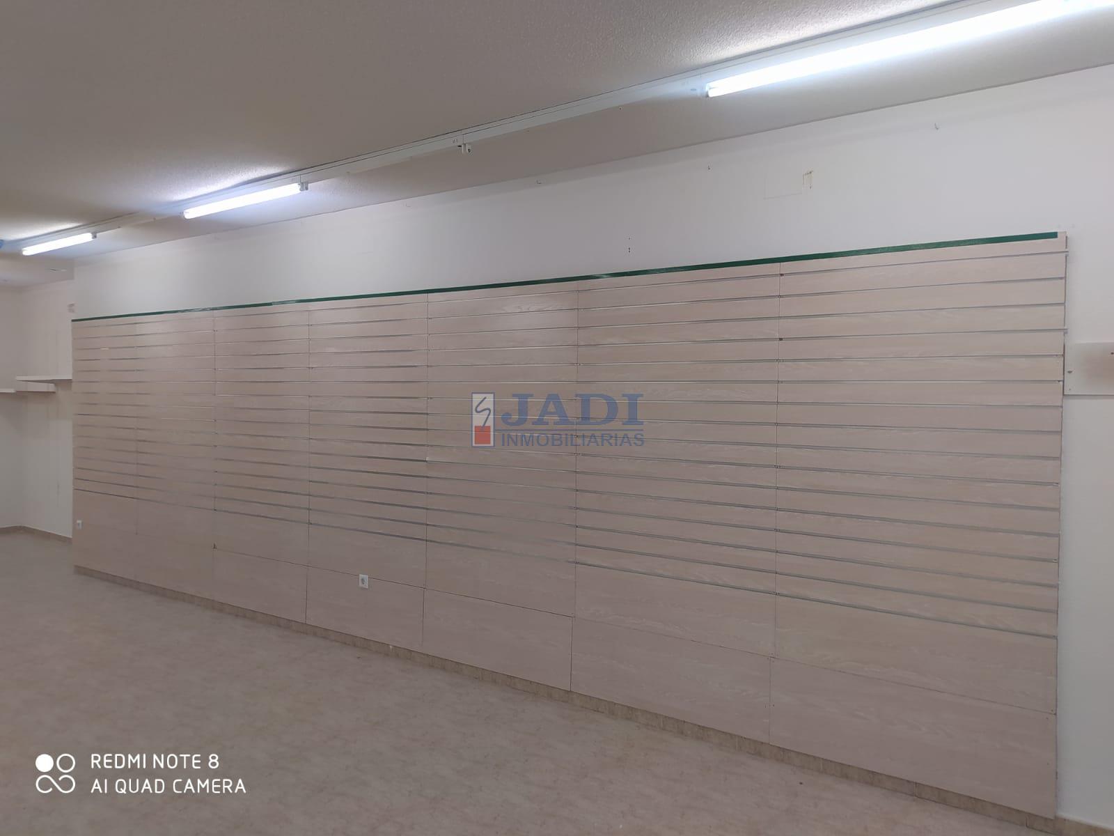 Venta de local en Valdepeñas