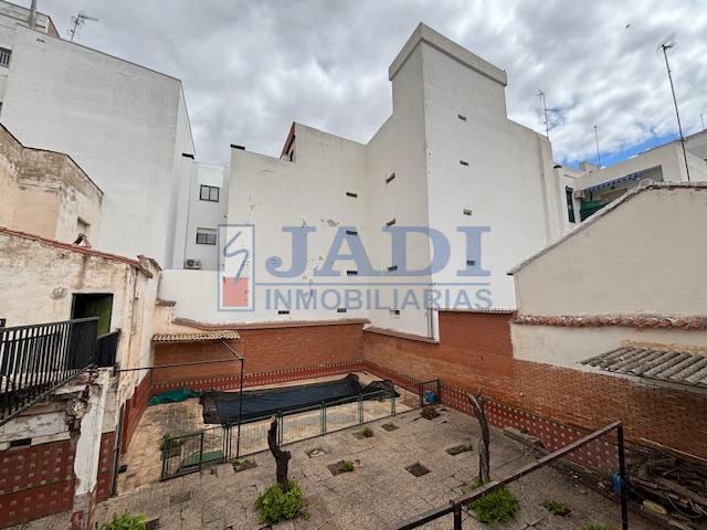 Venta de casa en Valdepeñas
