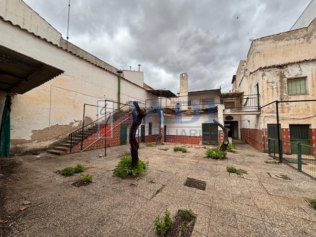 Venta de casa en Valdepeñas
