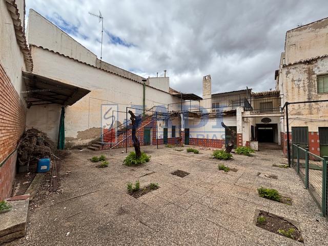 Venta de casa en Valdepeñas
