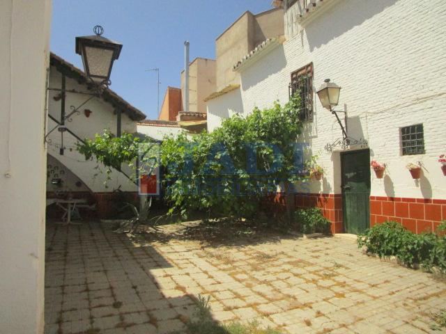 For sale of house in Valdepeñas