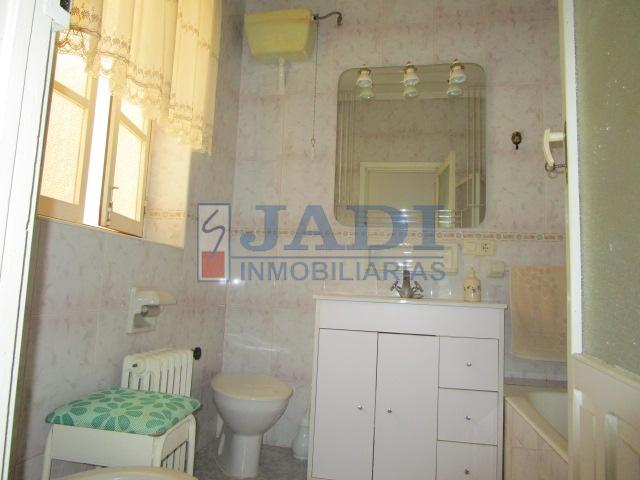 Venta de casa en Valdepeñas