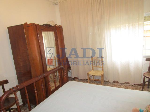 For sale of house in Valdepeñas