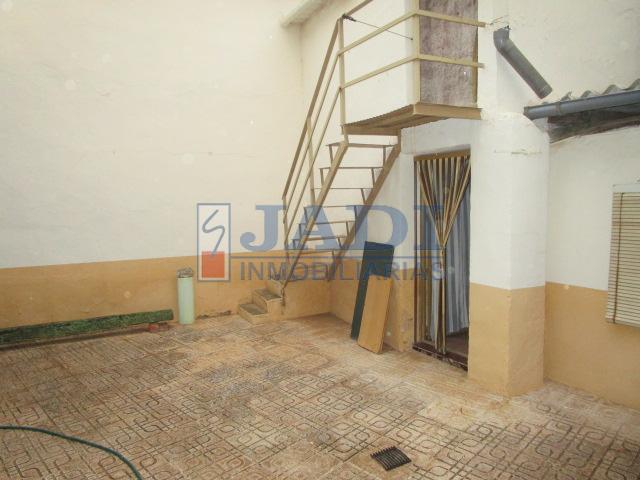 For sale of house in Valdepeñas