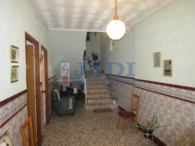 For sale of house in Valdepeñas
