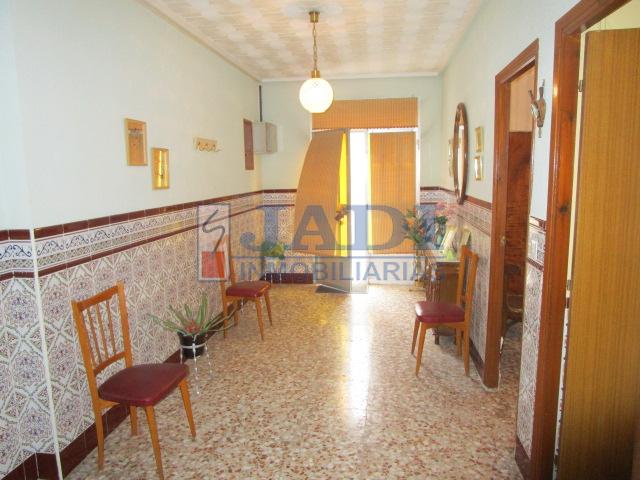 For sale of house in Valdepeñas